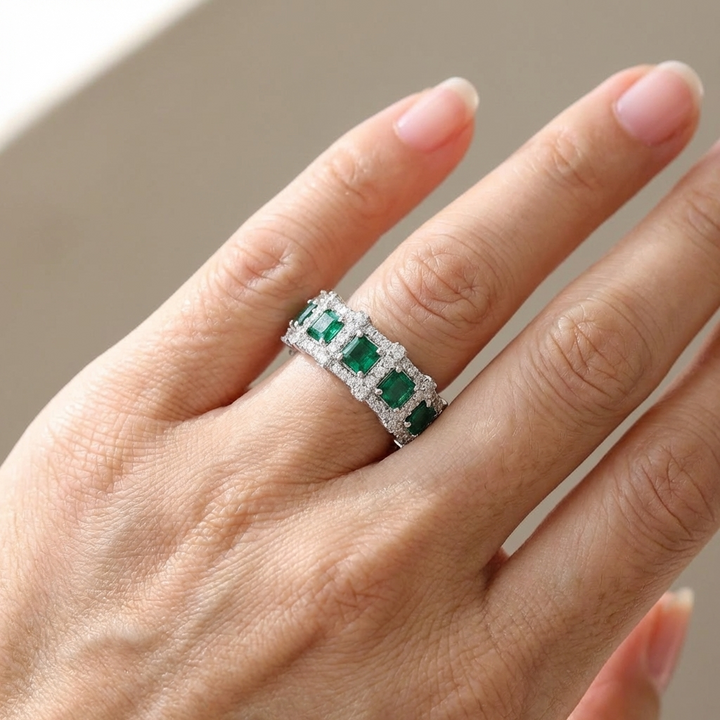 GREEN ETERNITY RING