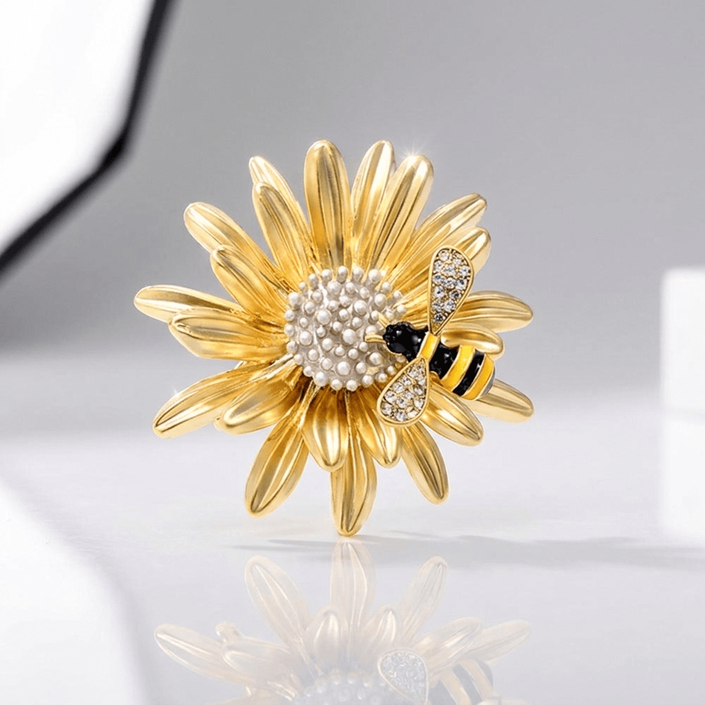 DAISY BEE BROOCH – Susan Gloria Boutique